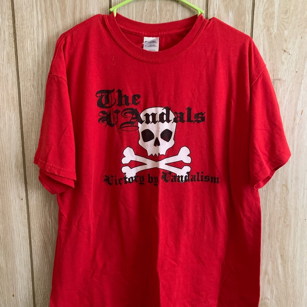 Mens L shirt. 3 for 10